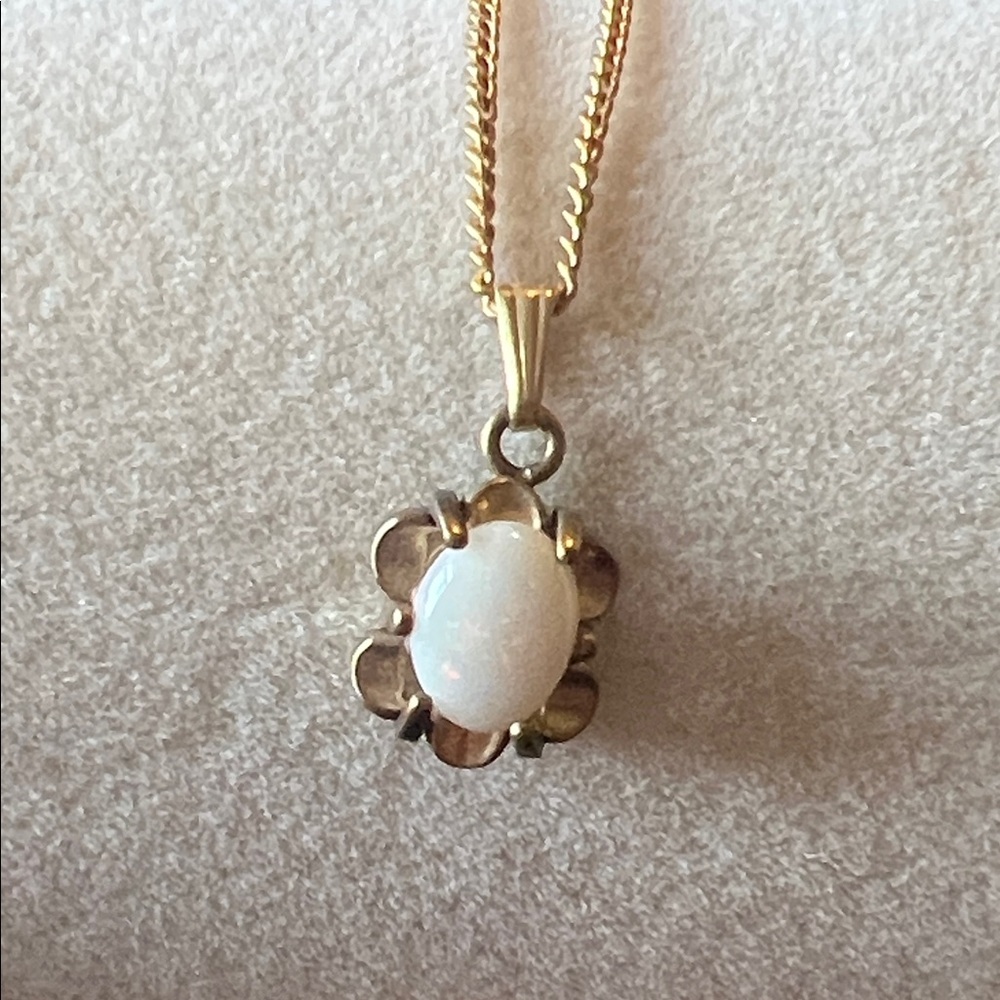 12k Gold Filled Vintage Opal pendant